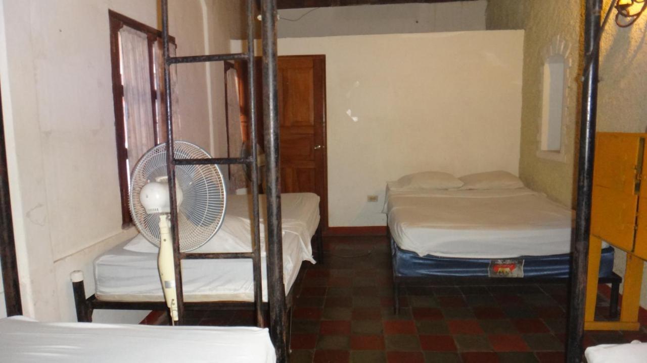 Hostal Sonati León Extérieur photo